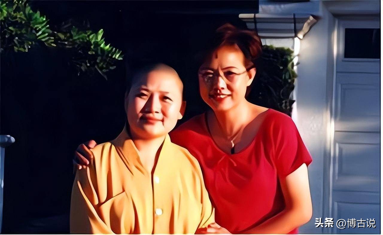 歌手李娜出家真实原因,李娜看破红尘出家唱的一首佛歌