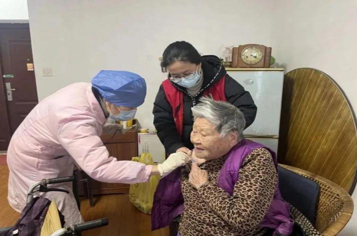 社区网格员防疫一线勇担当,坚守在防疫一线的网格员