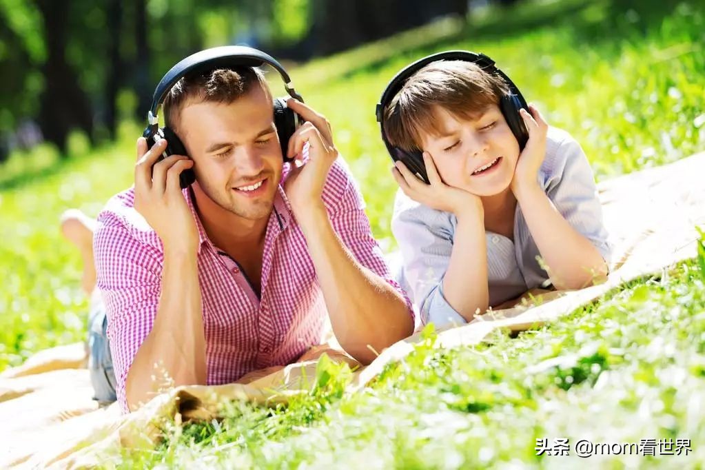 整整50部！“中英文暑假听单”也给孩子们准备好了