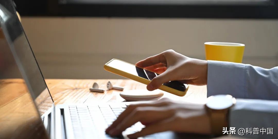 充电器坏了该怎么给手机充电,手机充电器坏了如何让它继续充电