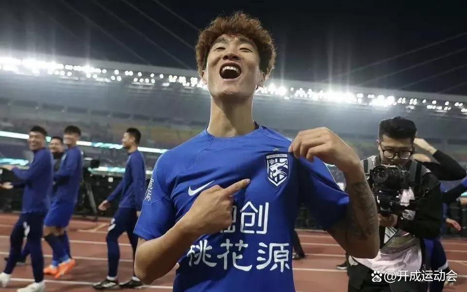 “大家喜欢乖孩子，但我喜欢做不一样的自己”三镇球员韦世豪专访