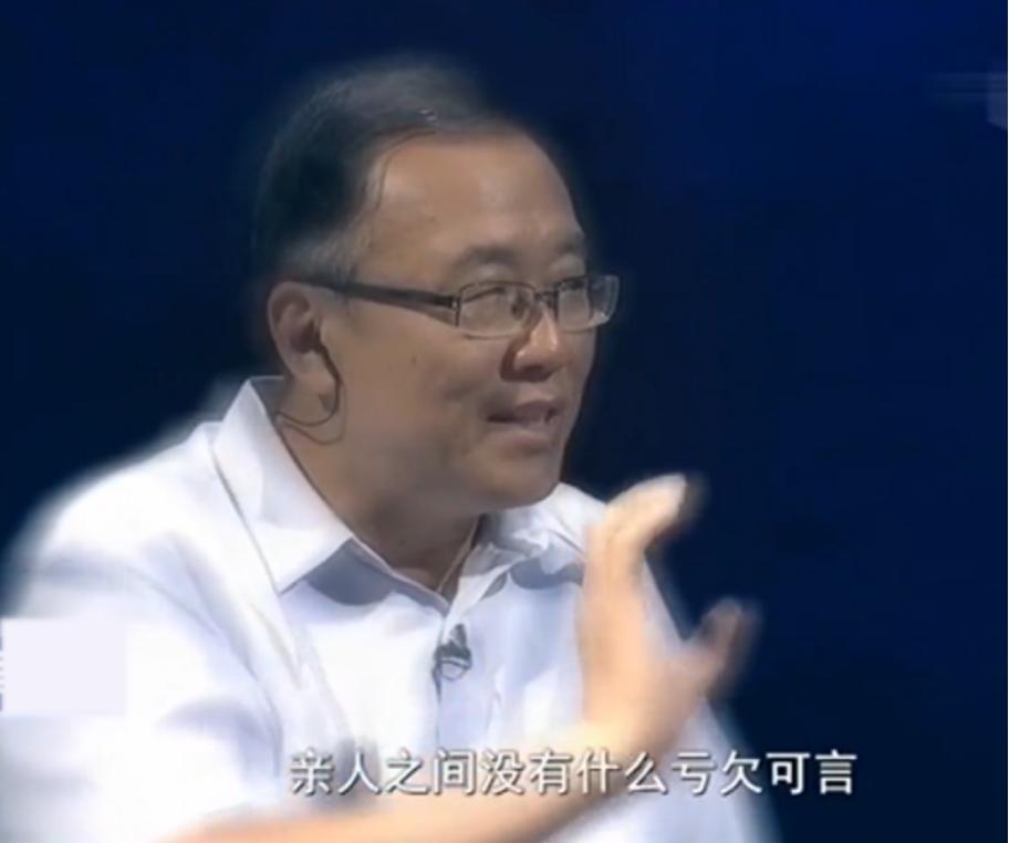 美女重伤成植物人，男友一家一起照料，美女醒来后让小伙左右为难