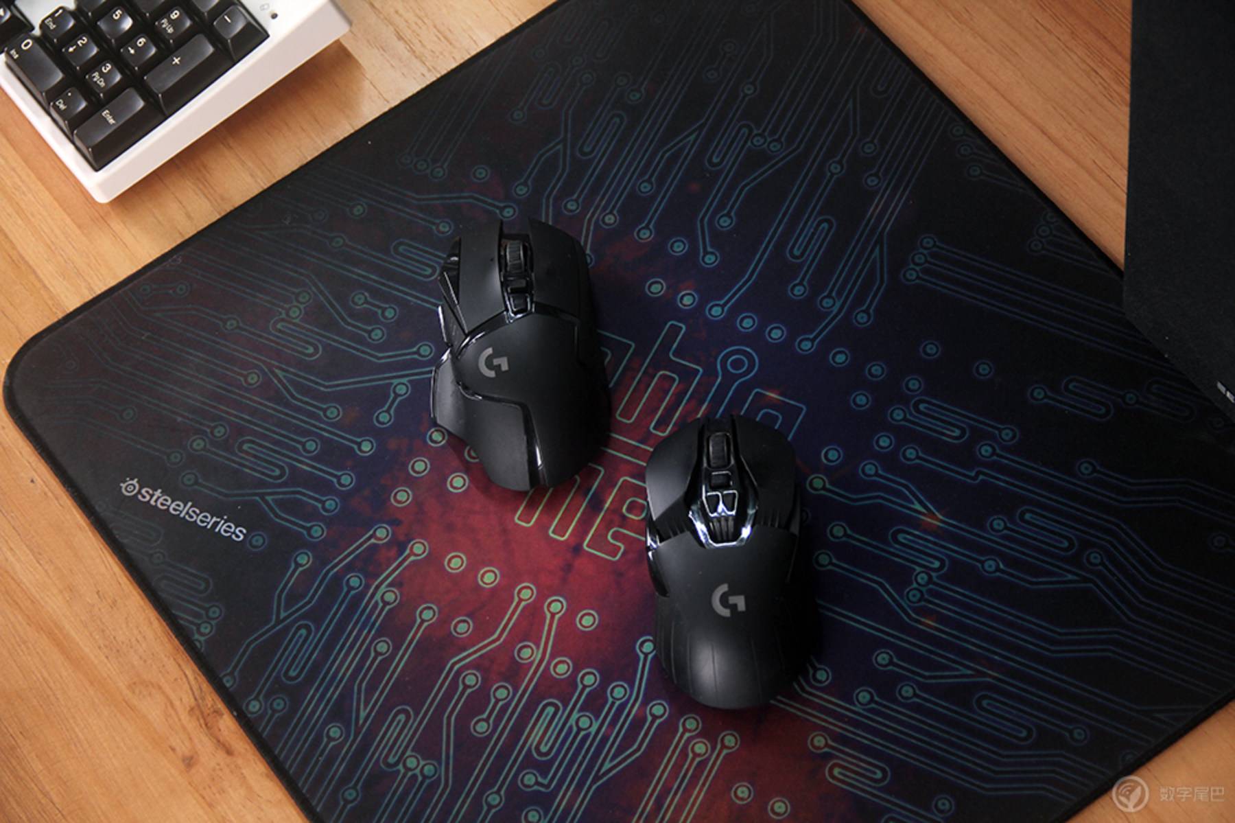 推荐几款高逼格电脑桌面,实用科技感很强的电脑桌面