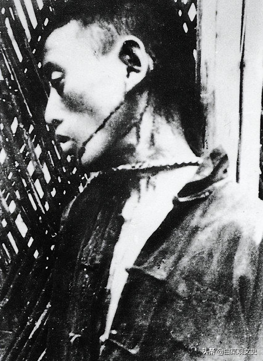 命硬,日军砍断了他的“大脖筋”,竟然拖着断脖子爬了十多里路