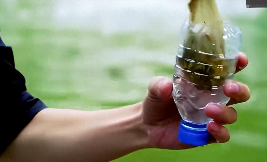 手撕*袜丝**,筷子夹胸,这些辣眼睛的镜头,实在是让人忍无可忍