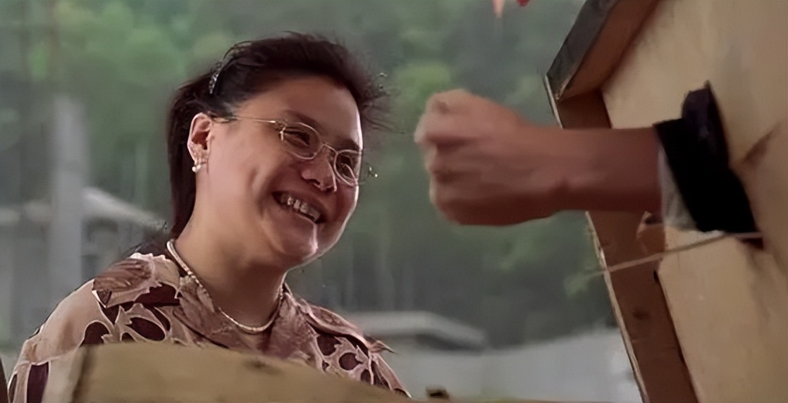 星爷少林足球真实场面,看周星驰少林足球的反应