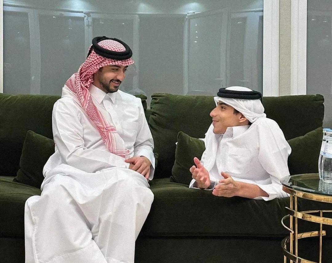 足球世界杯开幕式上的残疾人,世界杯开幕式嘉宾半身残疾