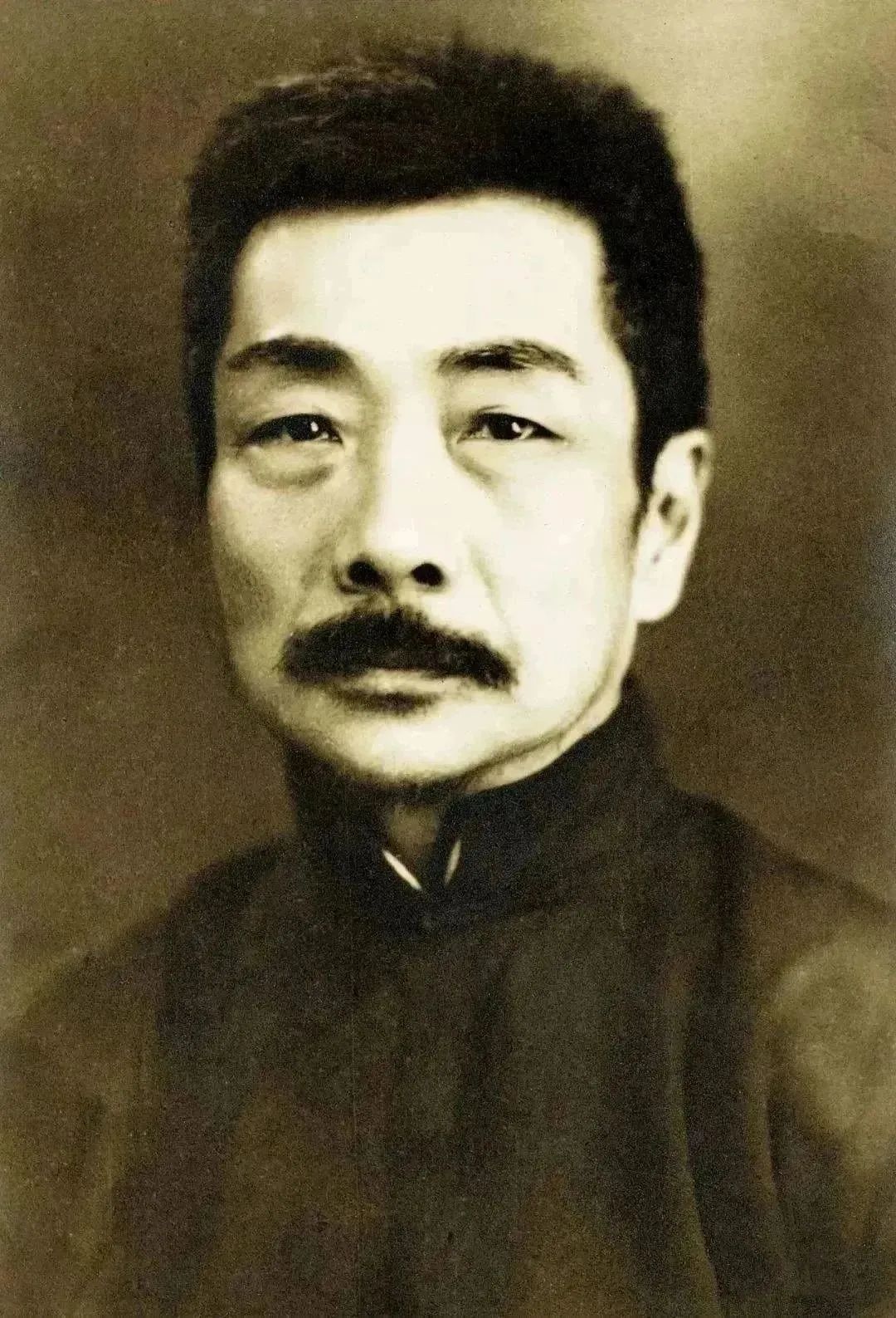 鲁迅的孔乙己深度解析,鲁迅名篇名句赏读大全集