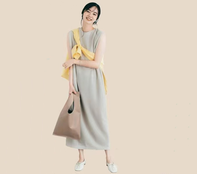 比米色优雅,比棕色显白,今夏的“裸肤色”凭什么火了?