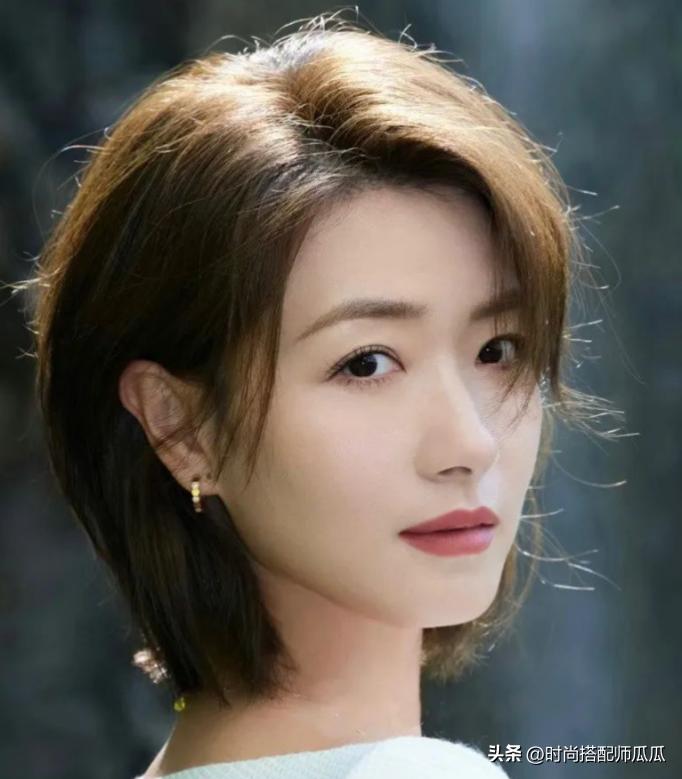 好看的减龄短发宋慧乔,宋慧乔表态发型的尽头是黑长直