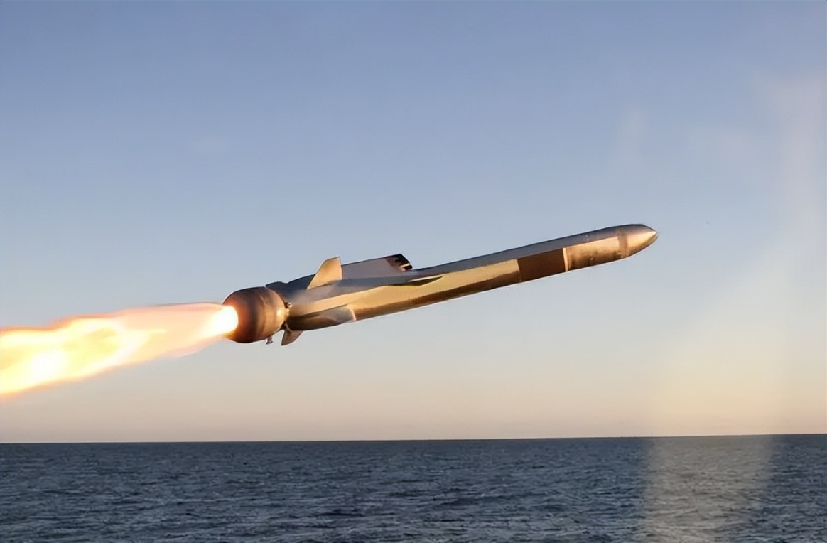 日本迈出了极危险一步,日本或将列装1000枚远程巡航导弹