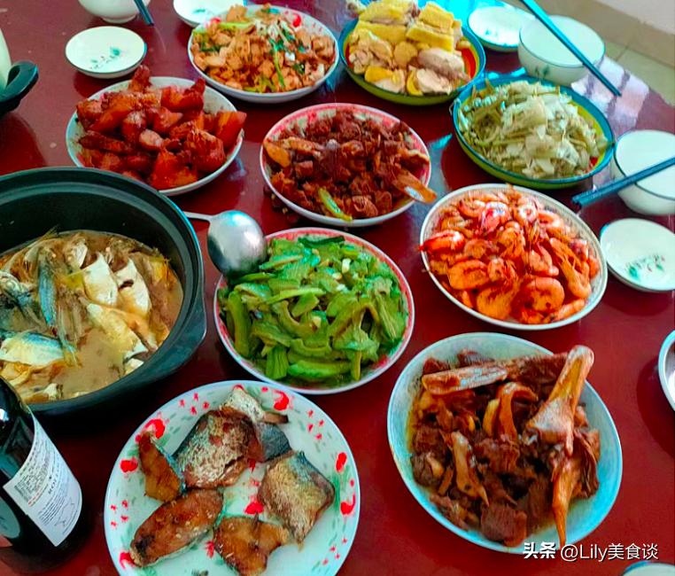 中秋节家人聚餐发朋友圈,中秋节家庭晒菜朋友圈