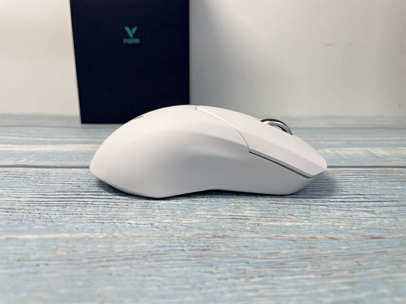 雷柏vt960s无线游戏鼠标评测,轻量化长续航雷柏vt9