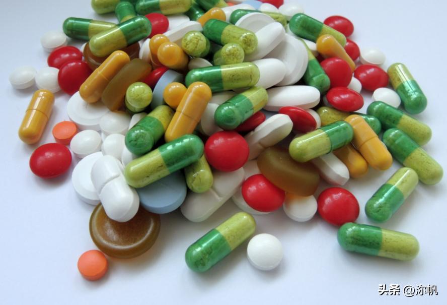 满大街的药店靠什么赚钱,大街小巷都是药店他们靠什么赚钱