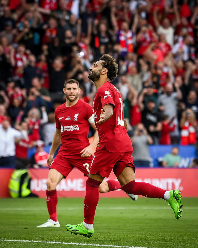 英超官方最佳球员历届,37岁的c罗首发出战阿森纳