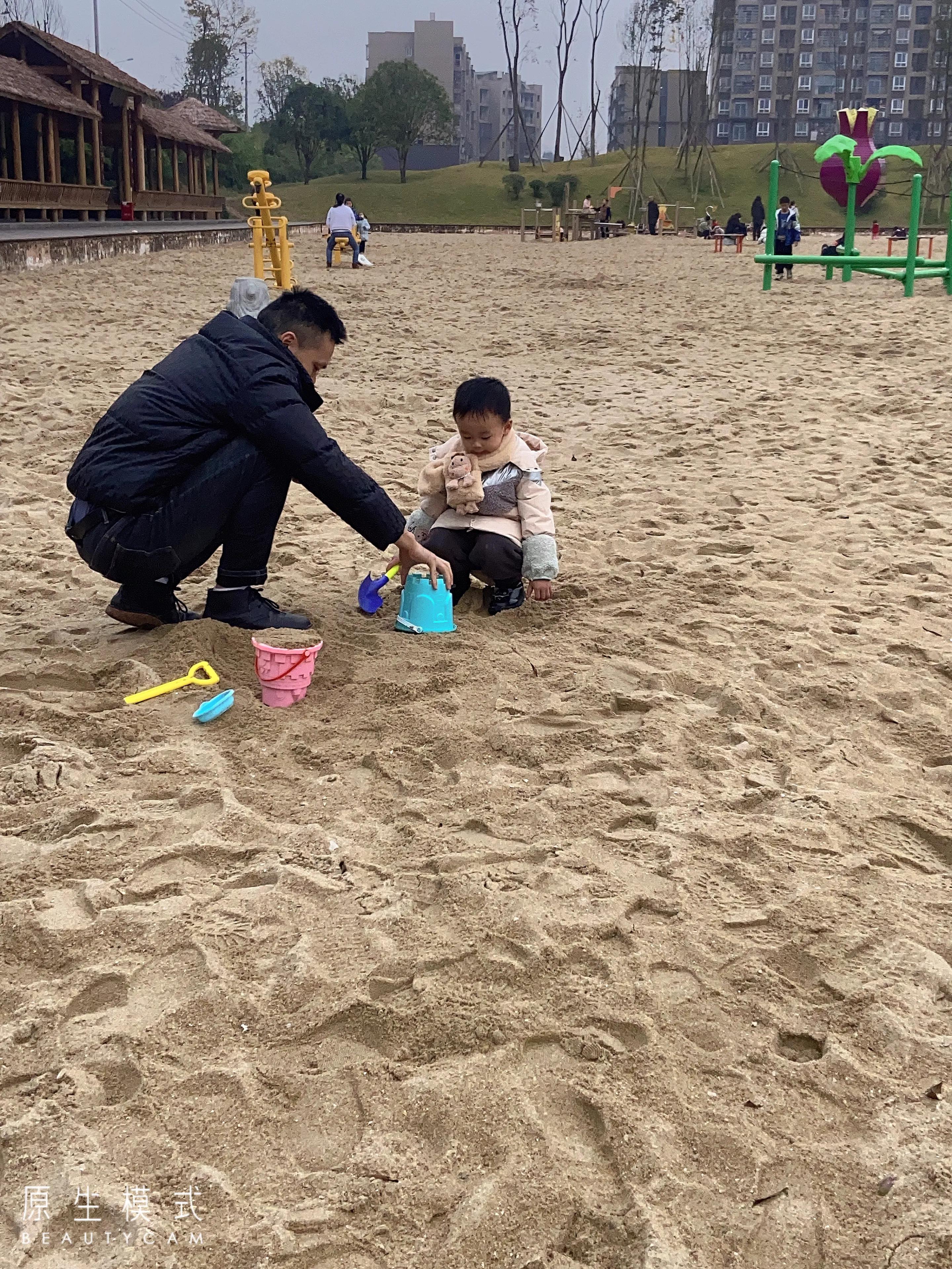 三岁的孩子打人，顺其自然？四点原因，五条建议，给你答案