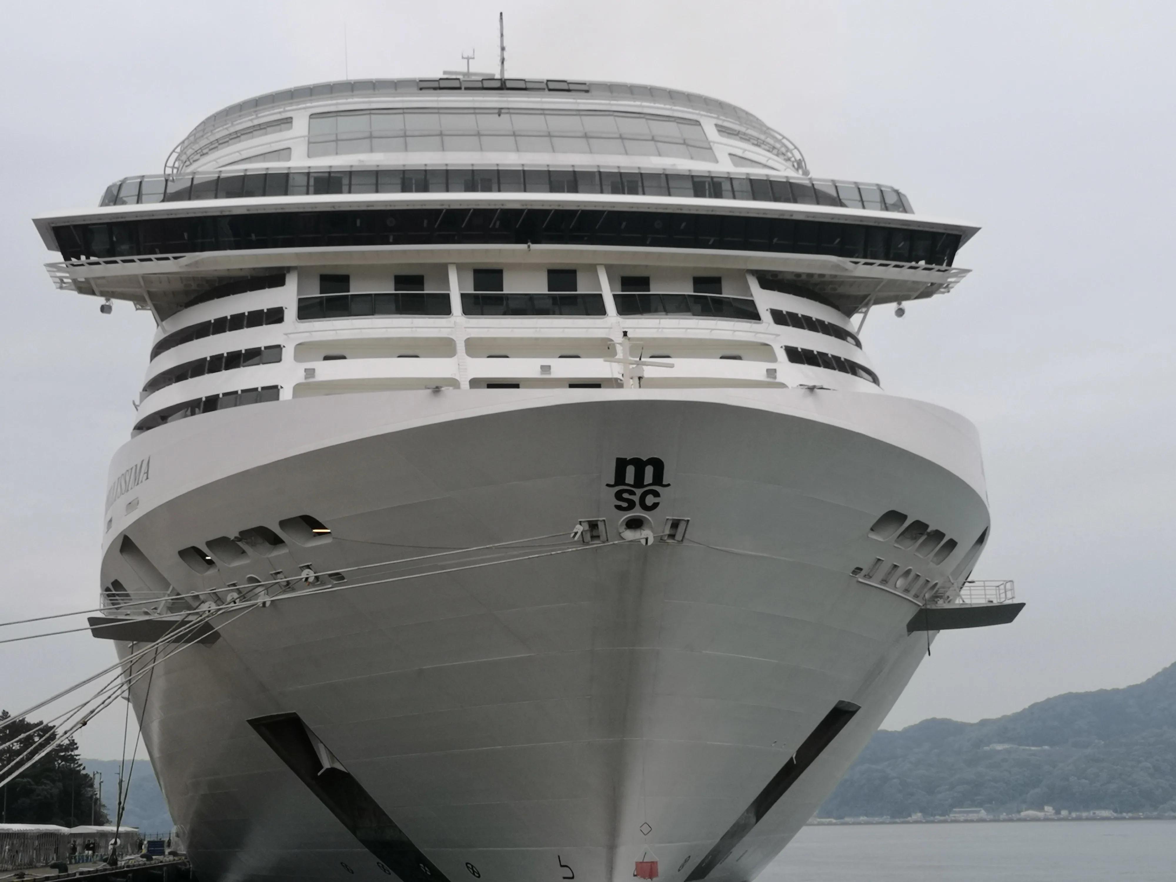 乘坐荣耀号邮轮,上海荣耀号邮轮首航大妈