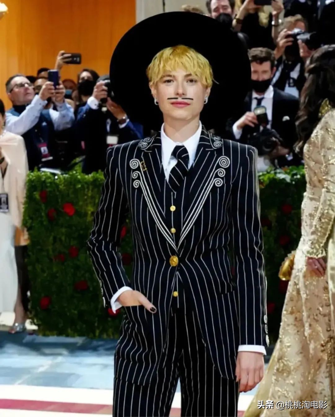 metgala群星红毯造型,2022metgala红毯完整版