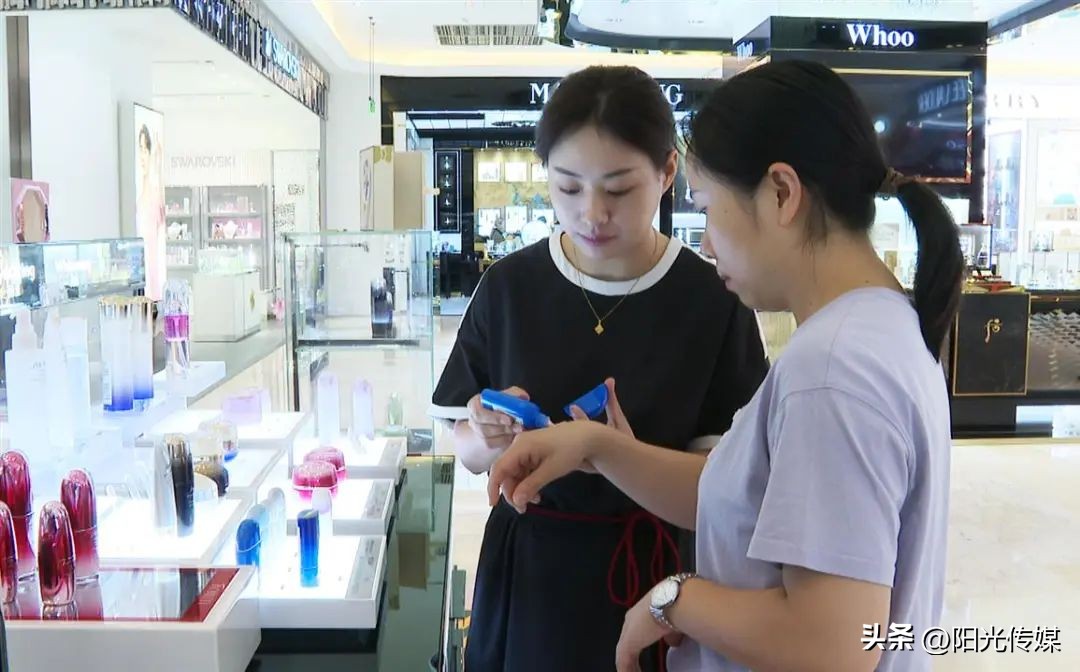 “清凉消费”走俏，旌城“夏日经济”释放消费活力