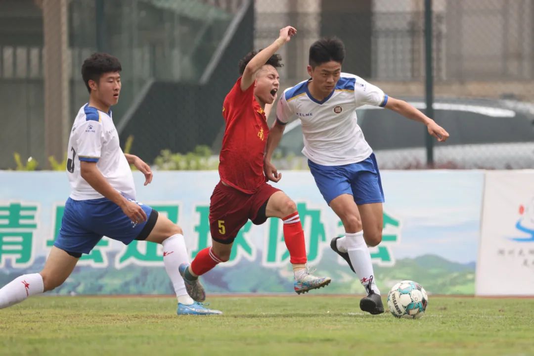 展演活动开场活跃气氛,积极参加文化展演