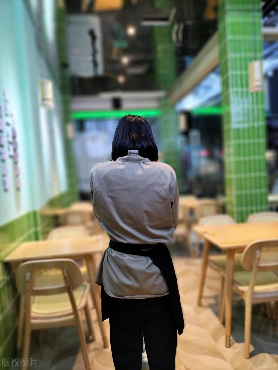 暑假工25天挣三千多什么水平?