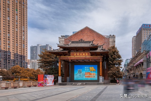楚河汉街和粮道街哪个更值得去,楚河汉街值得打卡吗