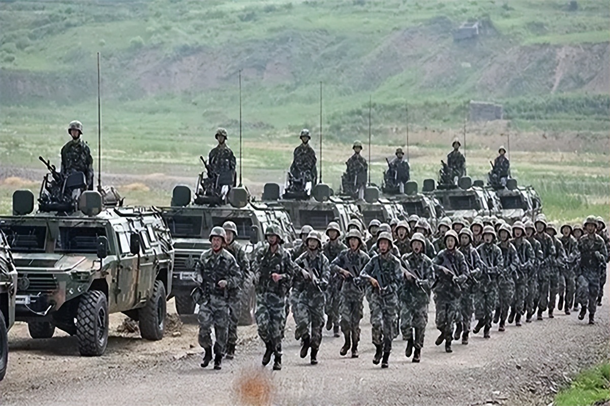 美国陆军合成营的特点,合成营和传统步兵营力量对比