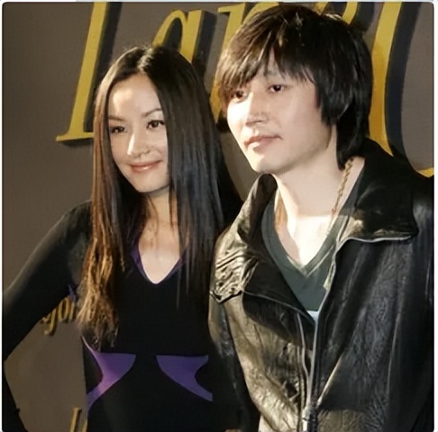 国民女神高圆圆:插足袁泉感情,王一博背后金主,屡被公公刁难