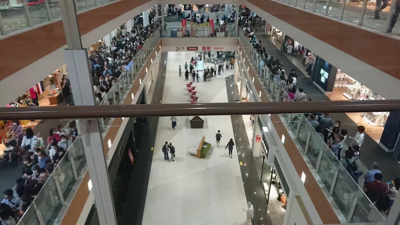 抢神石，挂卡片，看相测病毒，日本人为何沉迷玄学抗疫？