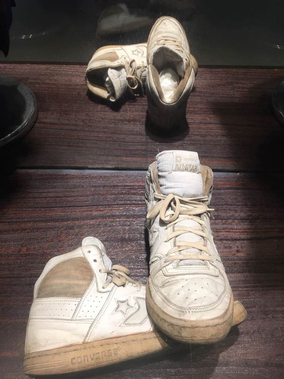 陈百强身材和穿衣风格,陈百强的穿着打扮