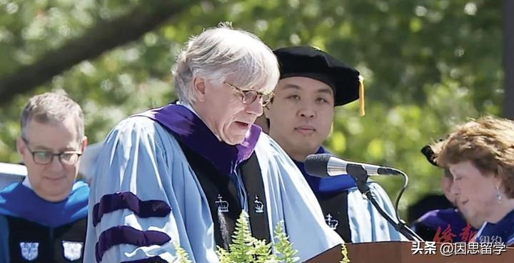 美国大学毕业典礼所有人都上台吗,美国知名大学毕业典礼