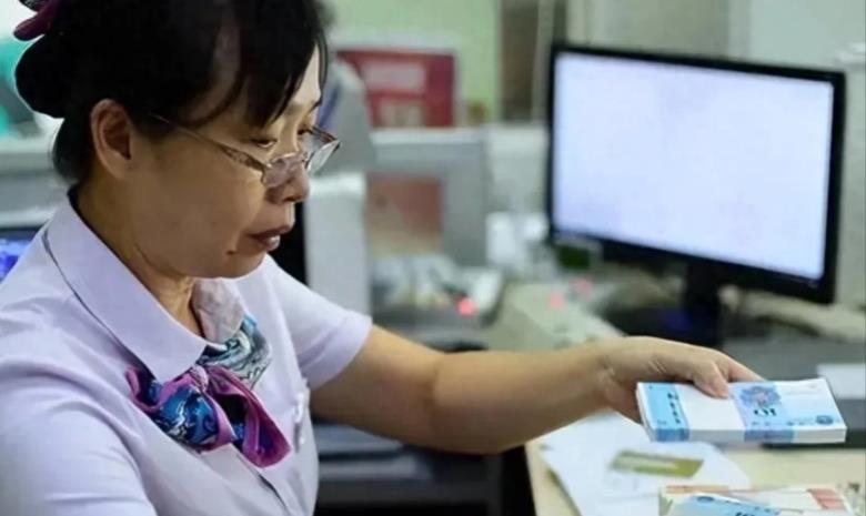 70万房贷30年每年还多少,70万房贷30年利息多少合适