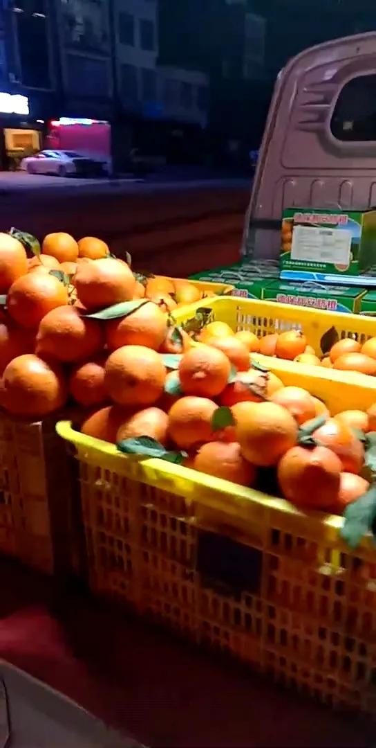 摆摊卖水果为什么很难挣钱,卖水果摆摊都说赔钱没有挣钱的吗