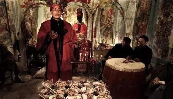 湘西三邪赶尸下蛊,湘西三大邪术之蛊术