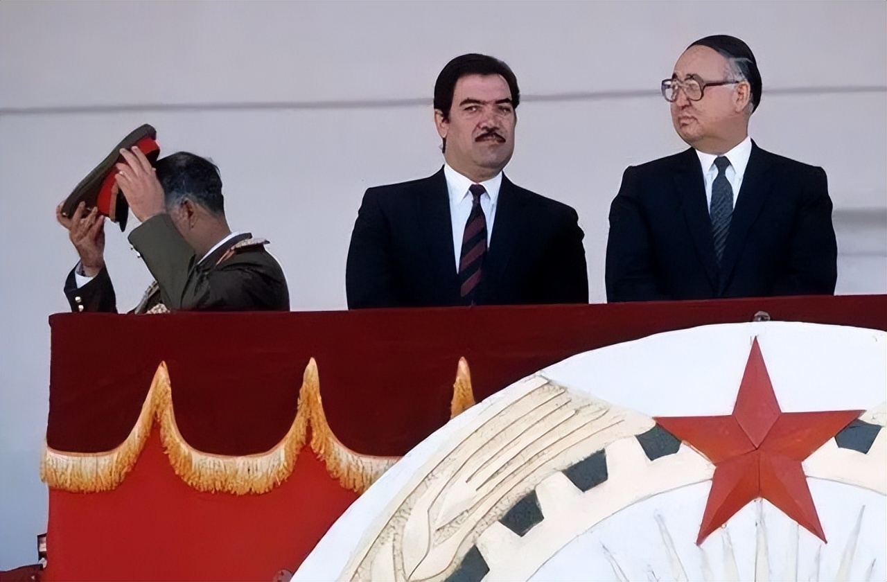 1996年，阿富汗的前总统纳吉布拉，遭遇残忍阉割，尸体被扔臭水沟