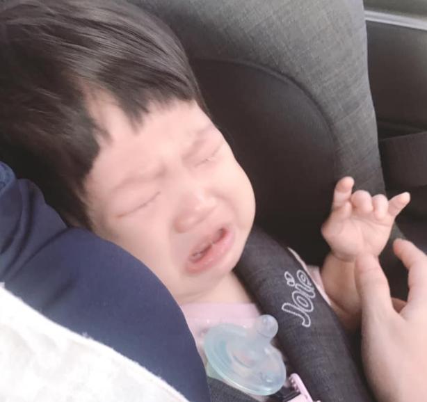 孩子生气就打人咬人,小孩子老是打人咬人怎么回事