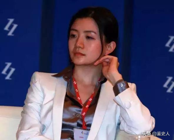 马云背后的女人：马云亲自请她“出山”，身价百亿，却至今未嫁