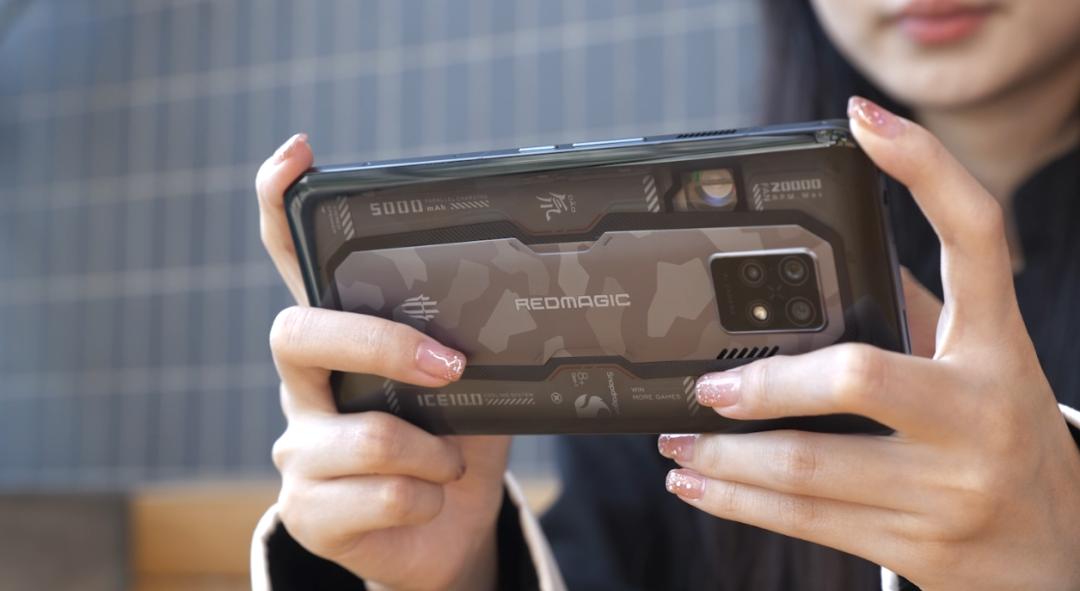 「实验室」全新评测，8款手机专业游戏测试对比，ROG杀疯了