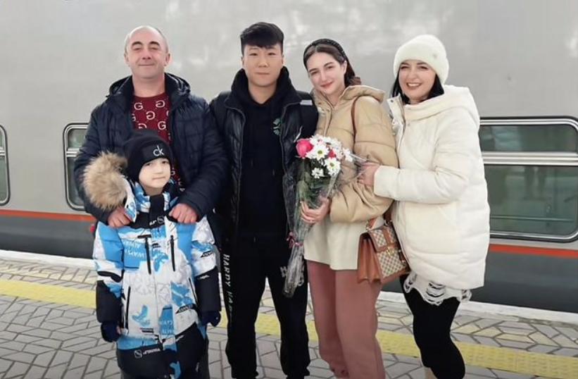 天津踢足球小伙和外国媳妇,天津踢足球小伙与乌克兰媳妇