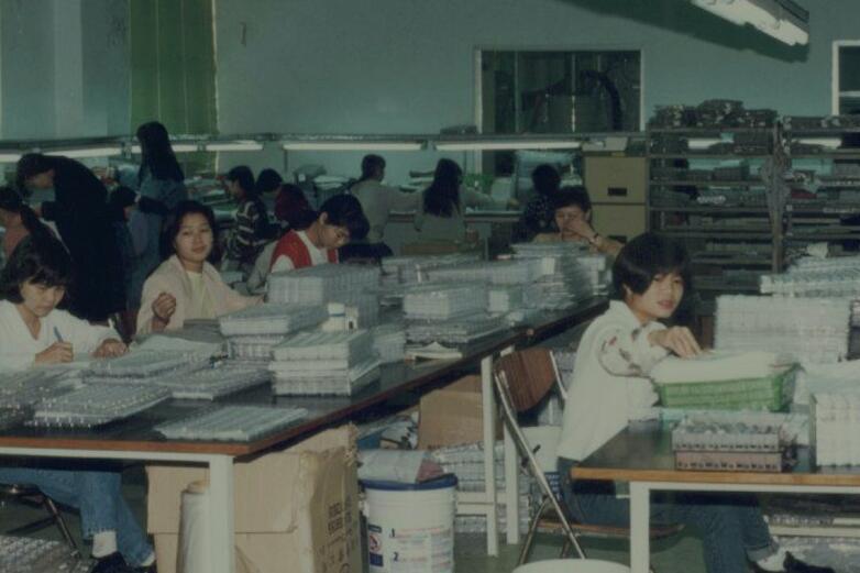 中国最牛打工妹逆袭成580亿女富豪,30岁打工妹的逆袭之路