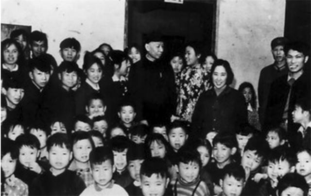 2006年王光美临终之际，子女问她还有何未了心愿，王光美：花明楼