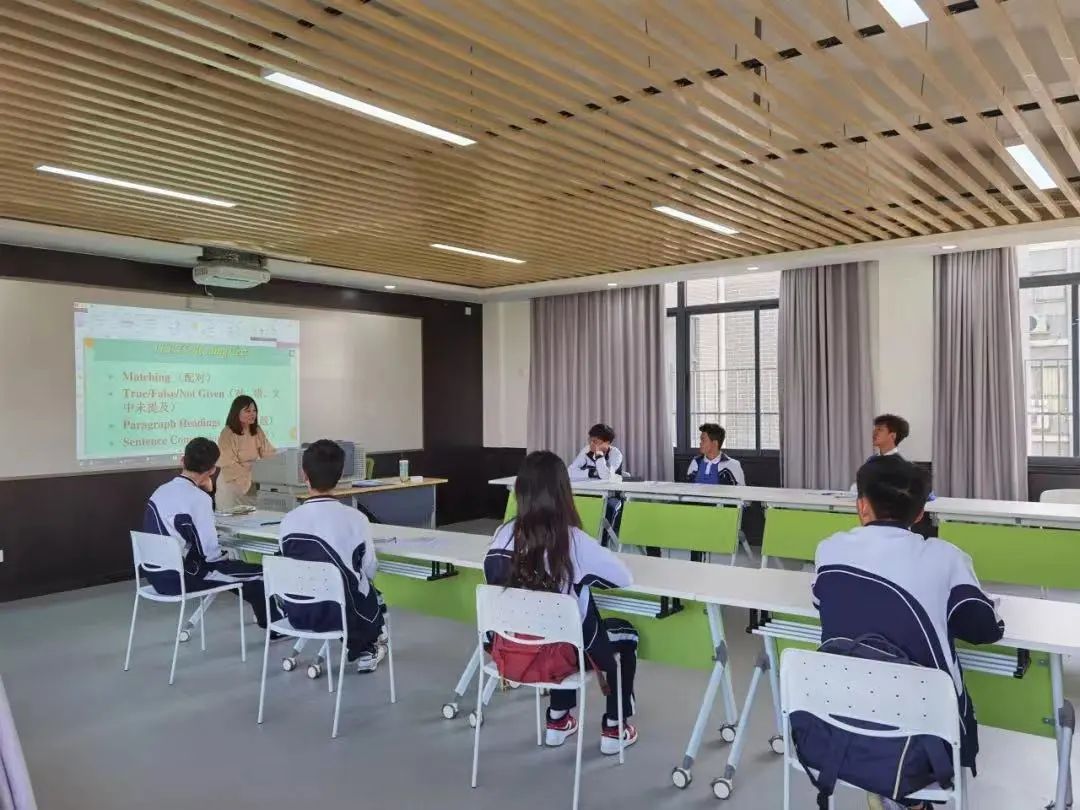 深圳光明高级中学体育场,深圳光明高级中学校队