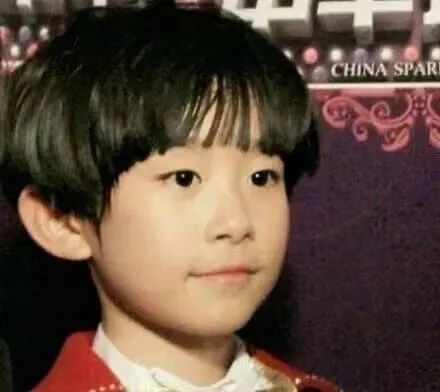 易烊千玺最初为什么被排挤,易烊千玺遭排挤