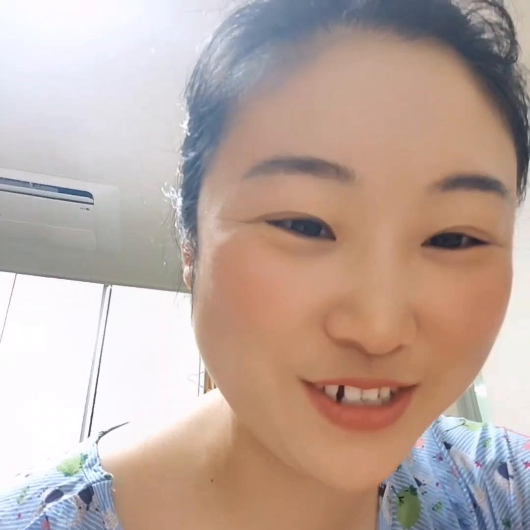 韩国打工，很多人说我这个牙齿🦷啊，说话漏风。影响美观，...