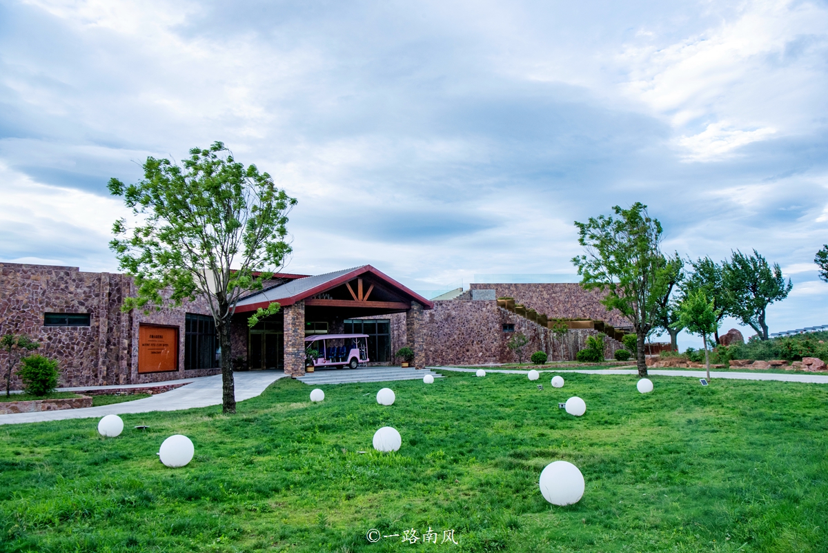 郑州伏羲山悬崖酒店,有创意的悬崖酒店