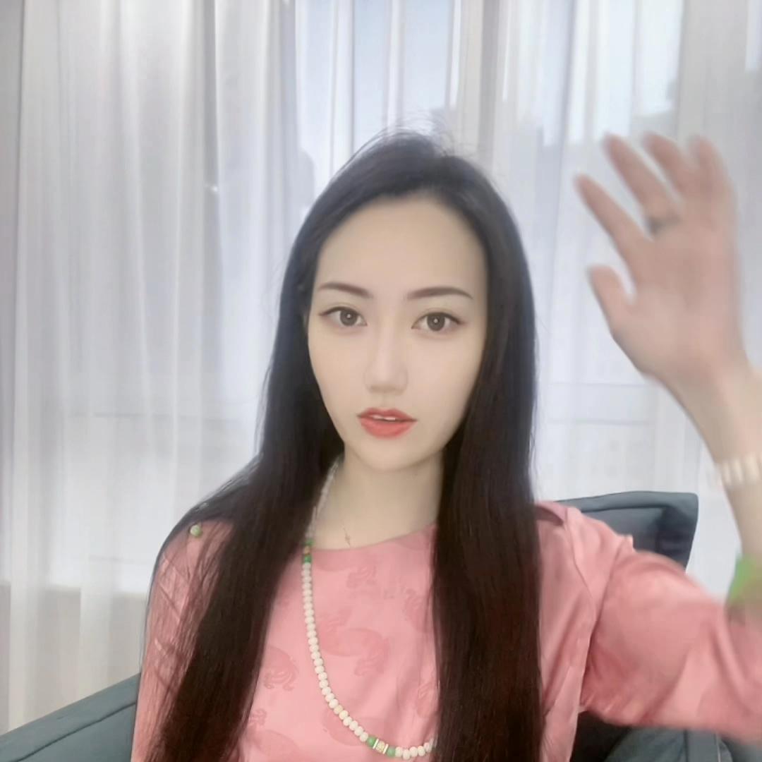 有很多宝子问我头发是怎么做到又长又密像瀑布一样为了避...