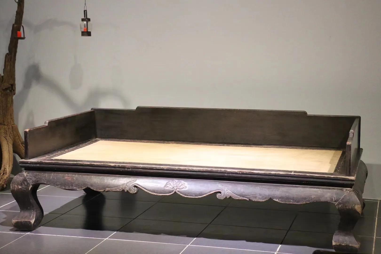 清..三弯腿粽底大床黑大漆，紫榆，尺寸超大（难得），总