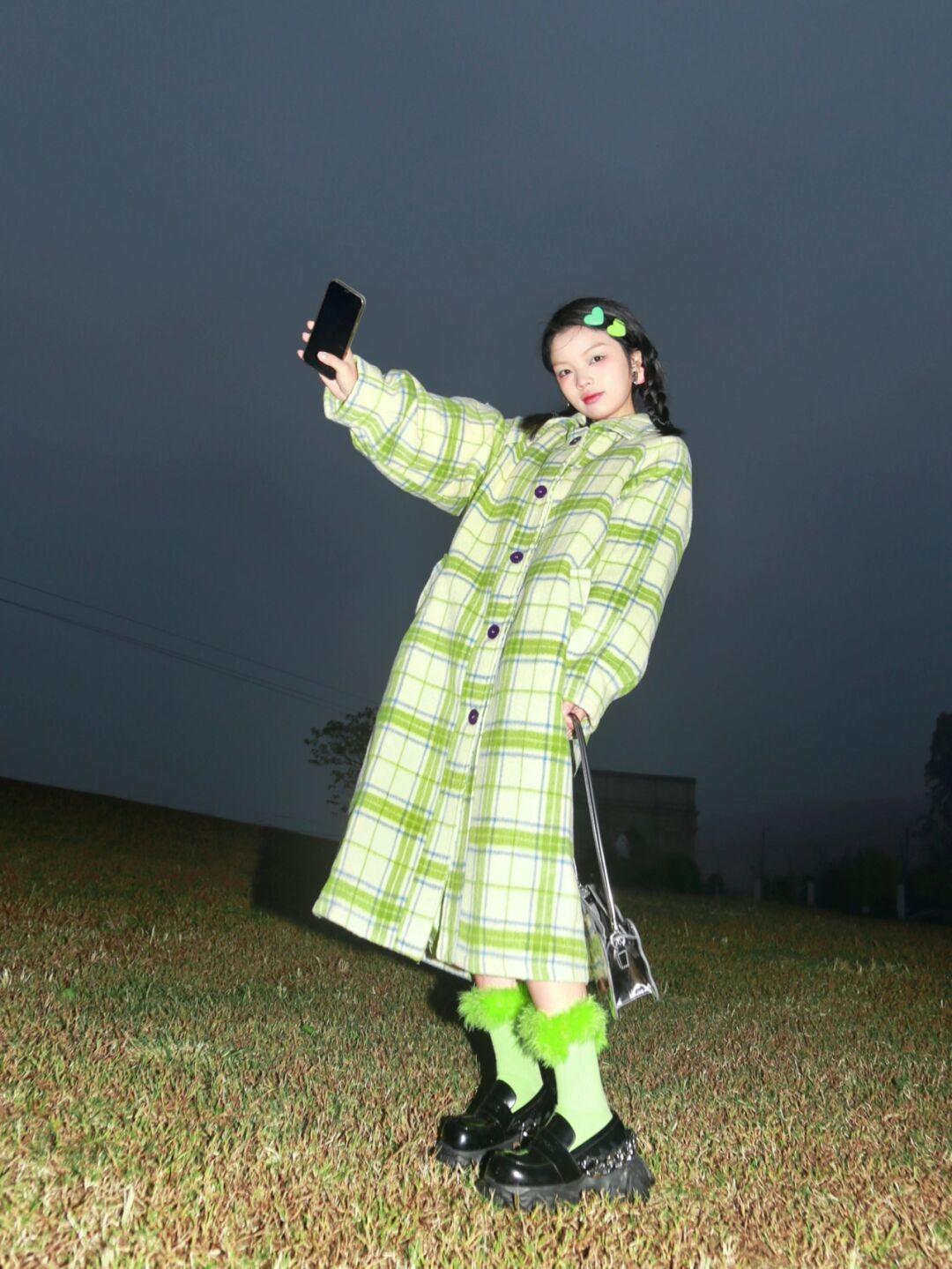 冬天穿什么大衣比较好看20岁,大衣穿搭怎么拍出韩剧女主的感觉