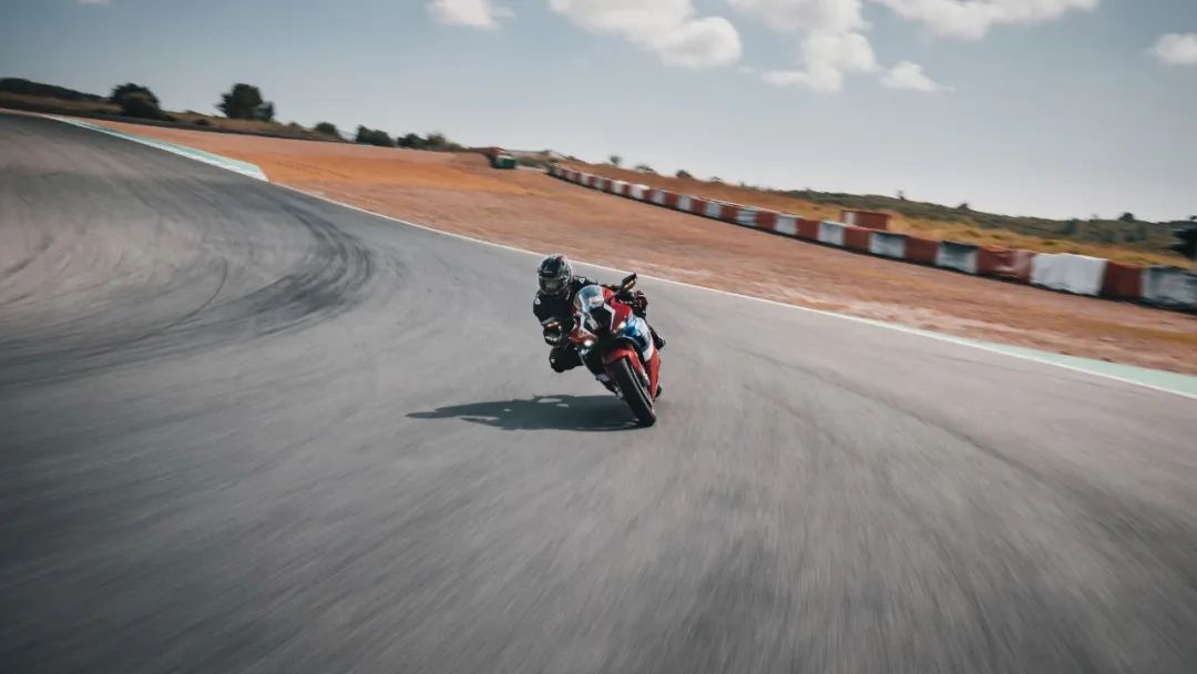 为竞赛而生,葡萄牙头盔nexxr3r啥时候发布的