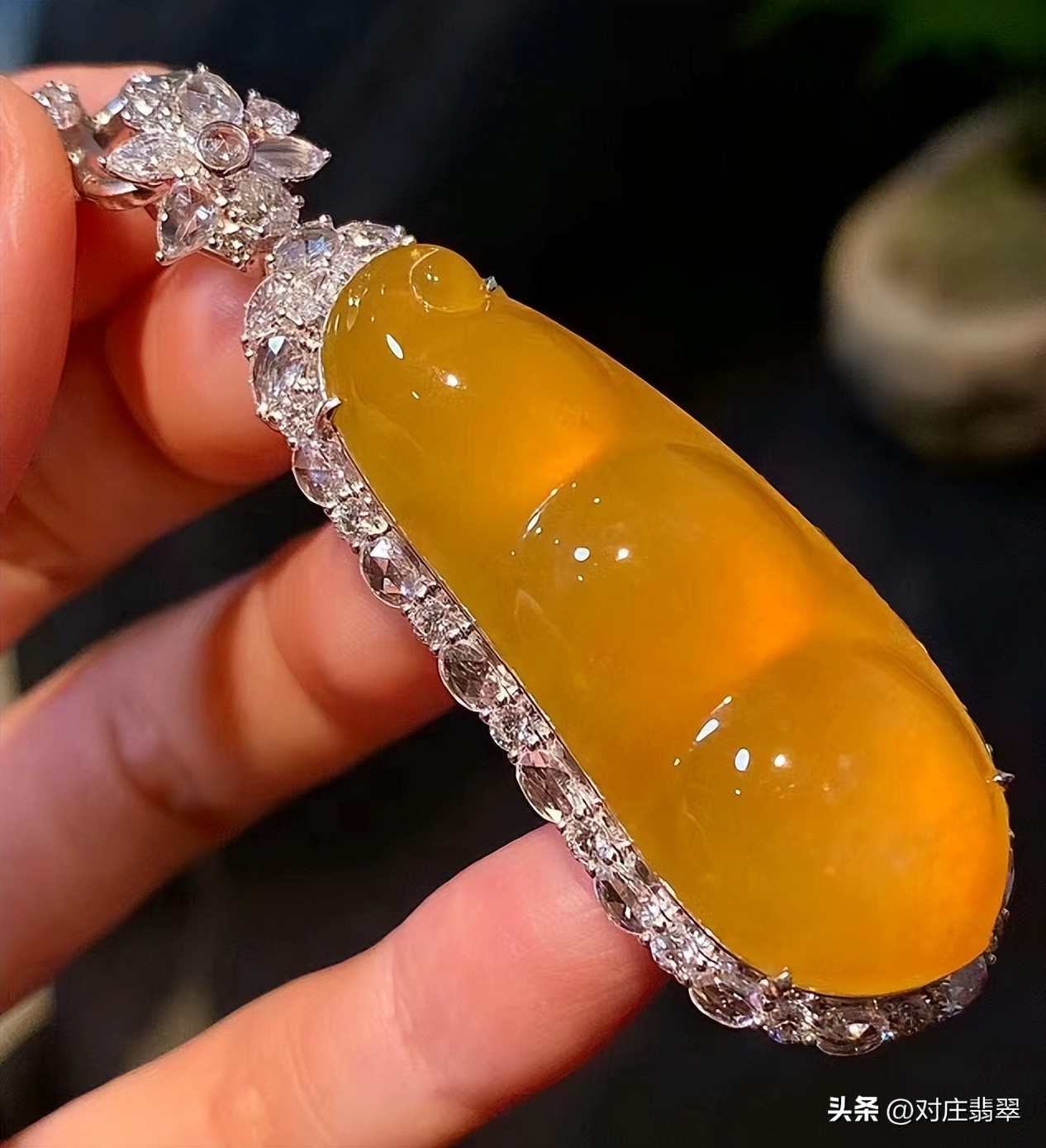 黄色翡翠原石值钱吗,黄色冰种翡翠值不值钱